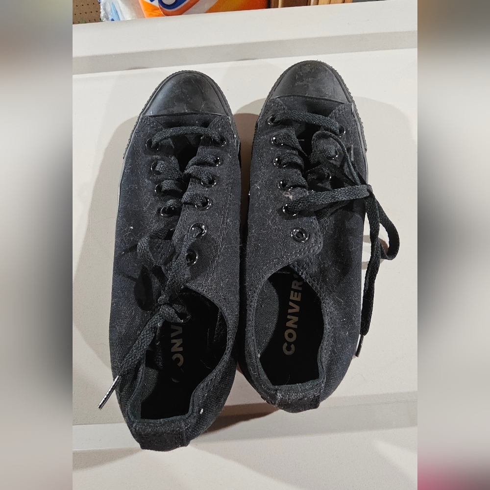 All black converse mens 7.5 womens 9.5